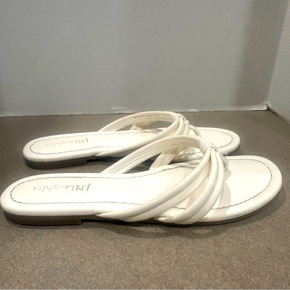 J. McLaughlin Caitlin White Patent Leather Flip Flops Slip On Sandals Thongs 8 - Picture 1 of 10